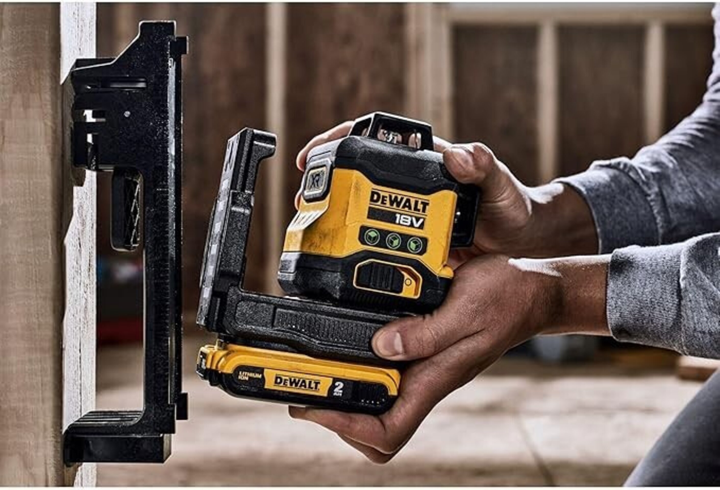 Nivel láser autonivelante verde de 3 líneas 360° con batería 18V Li-Ion 2Ah - 4