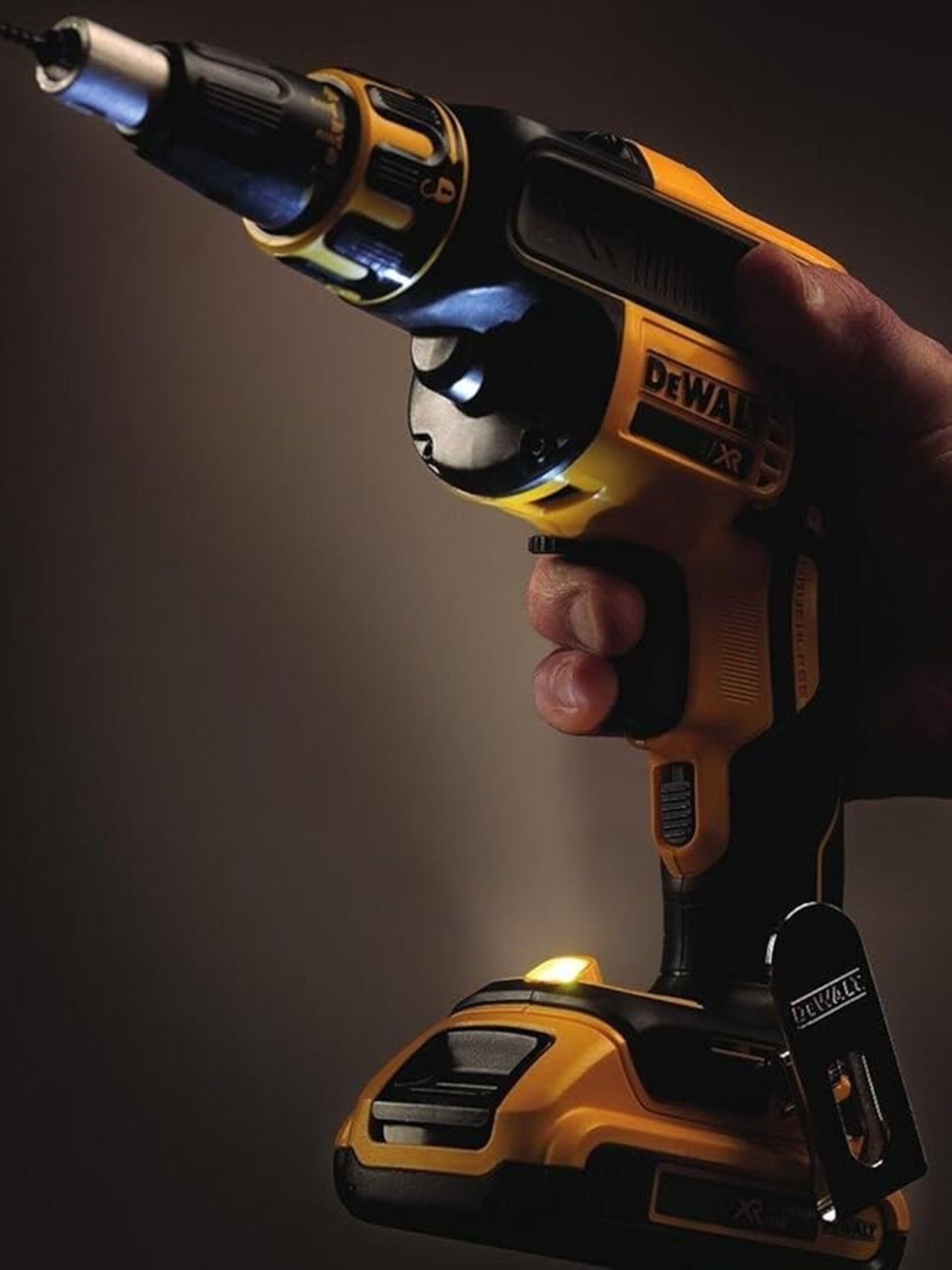 Atornillador Panel yeso sin escobillas XR 18V con 2 baterías Li-Ion 2Ah - 4